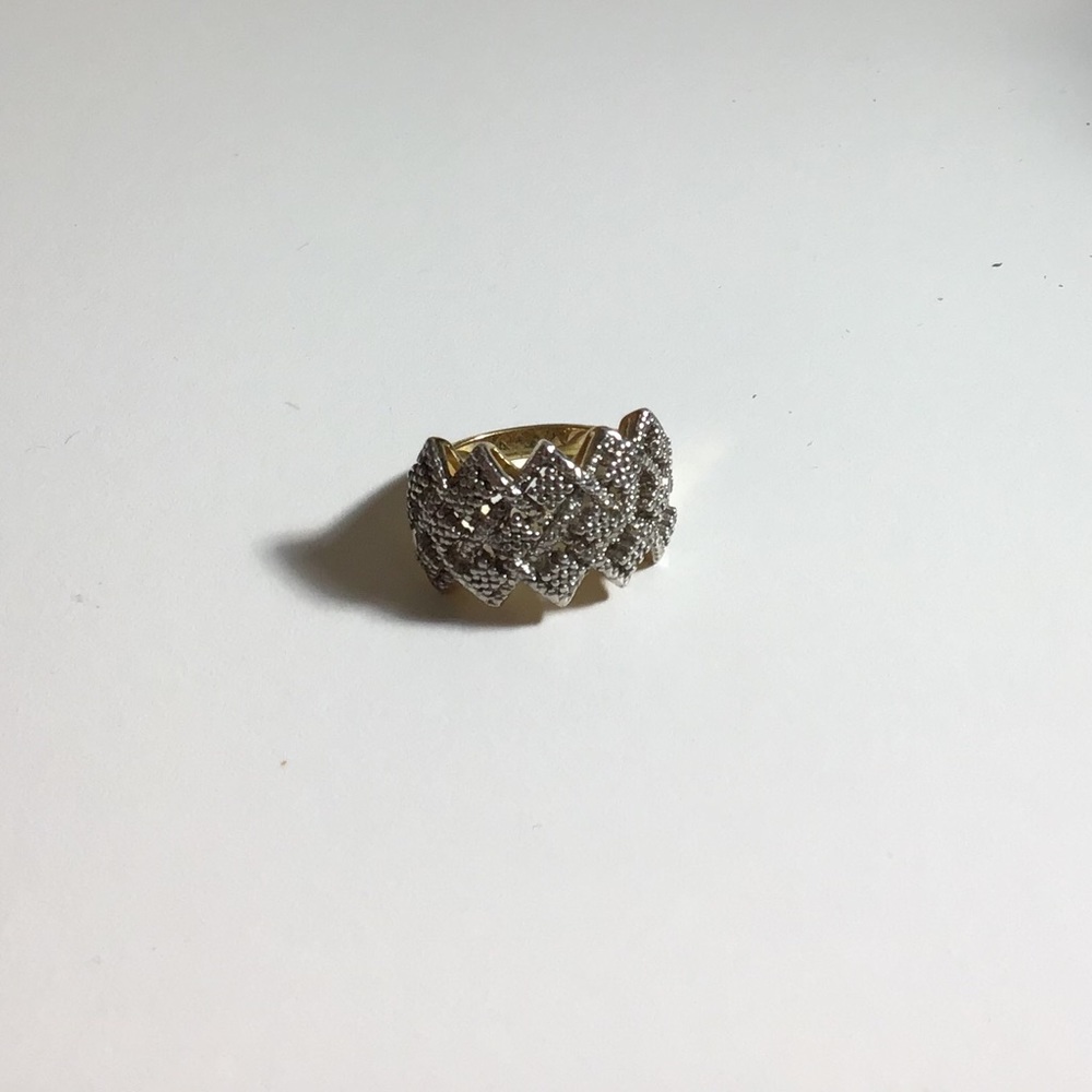 Gorgeous Ring - Picture 2 of 8